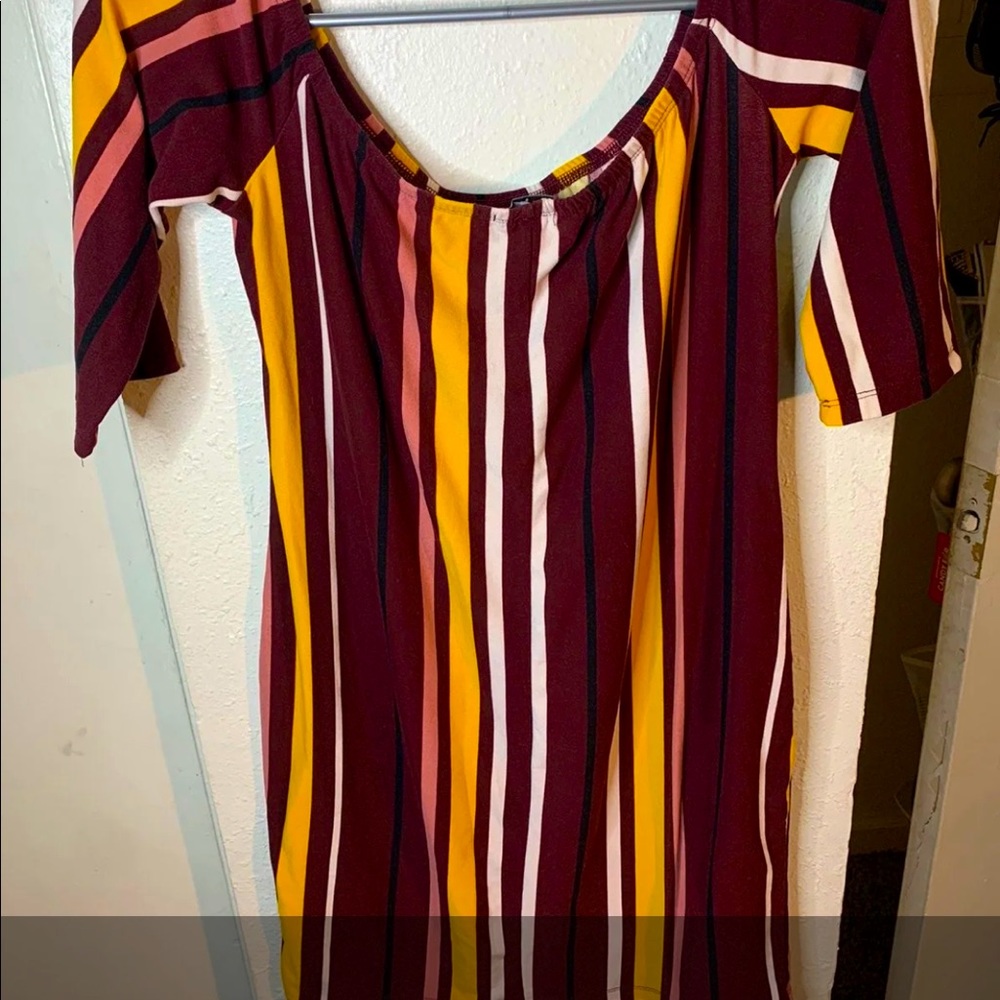Womens dress burgundy size large